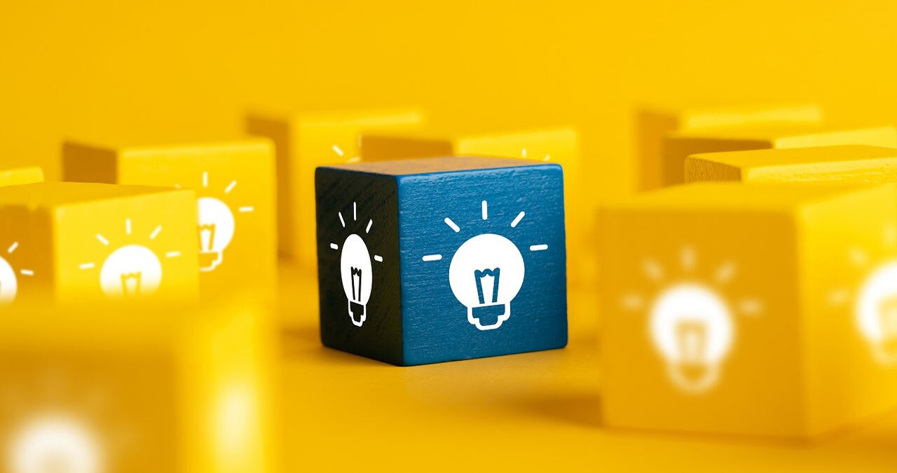Lightbulb and lamp icon for & creative & leadership business concept